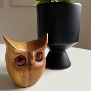 Vintage Myrtlewood Carved Owl